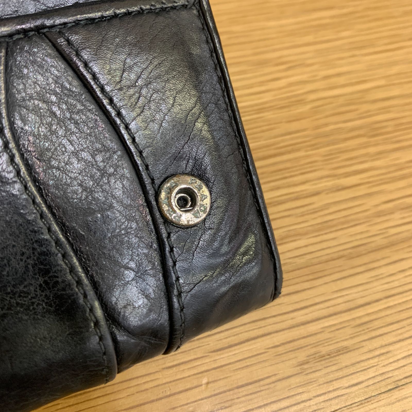 ワケあり格安】プラダ ギャザーレザー 二つ折り長財布 ナッパゴーフル 