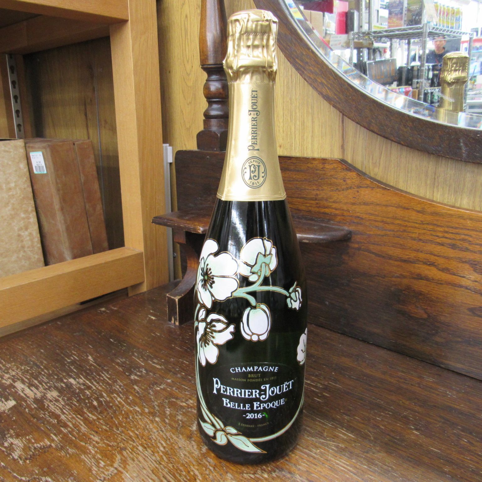 未開栓！ペリエジュエ ベルエポック Perrier Jouet Belle Epoque 2016 エキスパート藤沢辻堂店