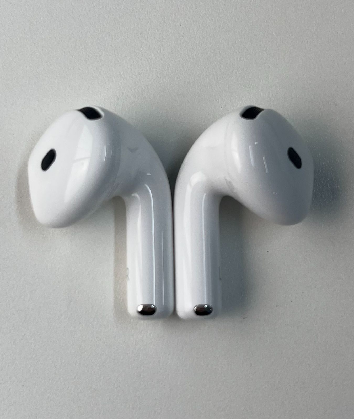 超美品 AirPods 4 ホワイト MXP63J/A