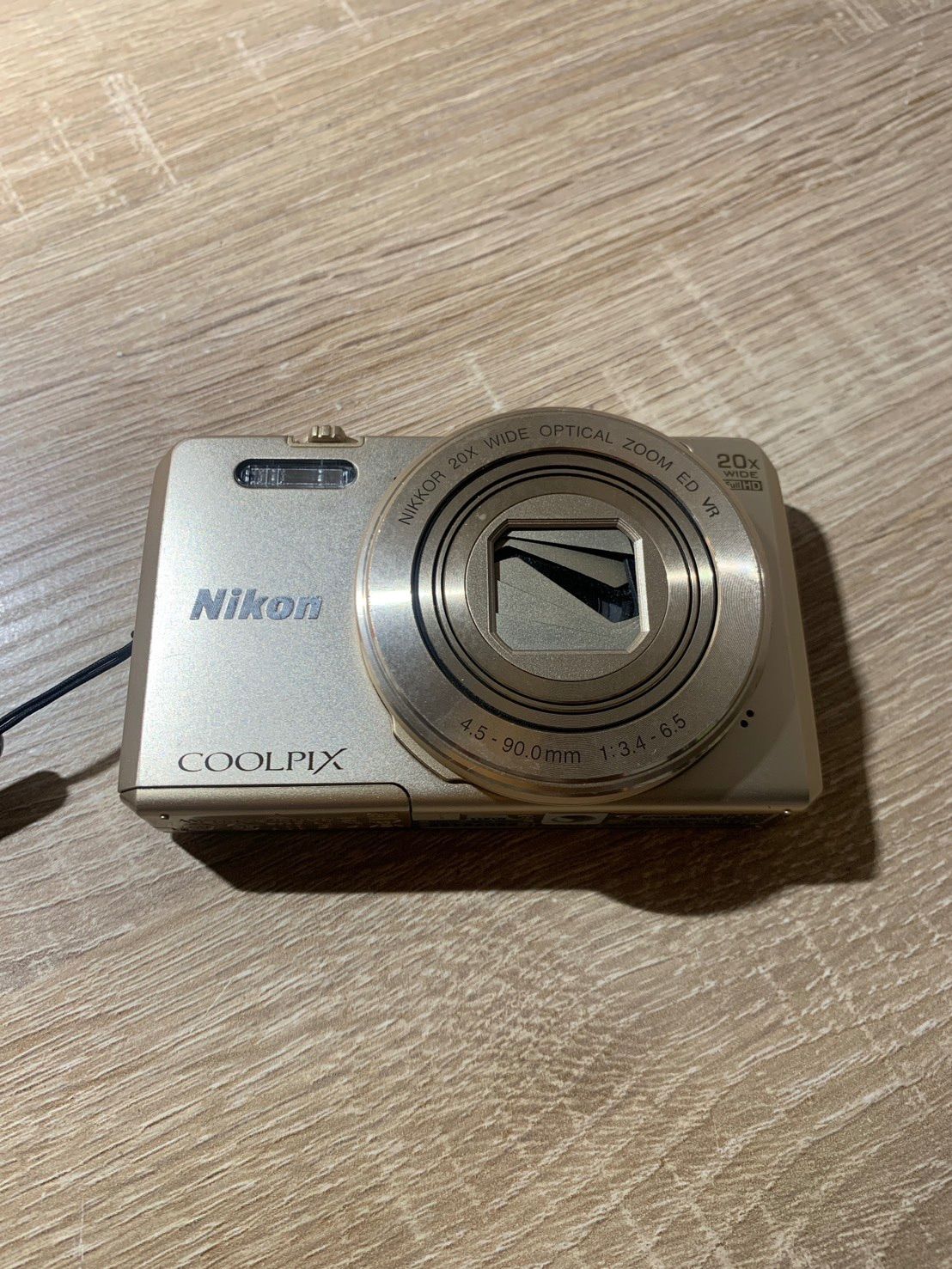 1323 Nikon COOLPIX S7000 ゴールド デジカメ ジャンク品【ネ】