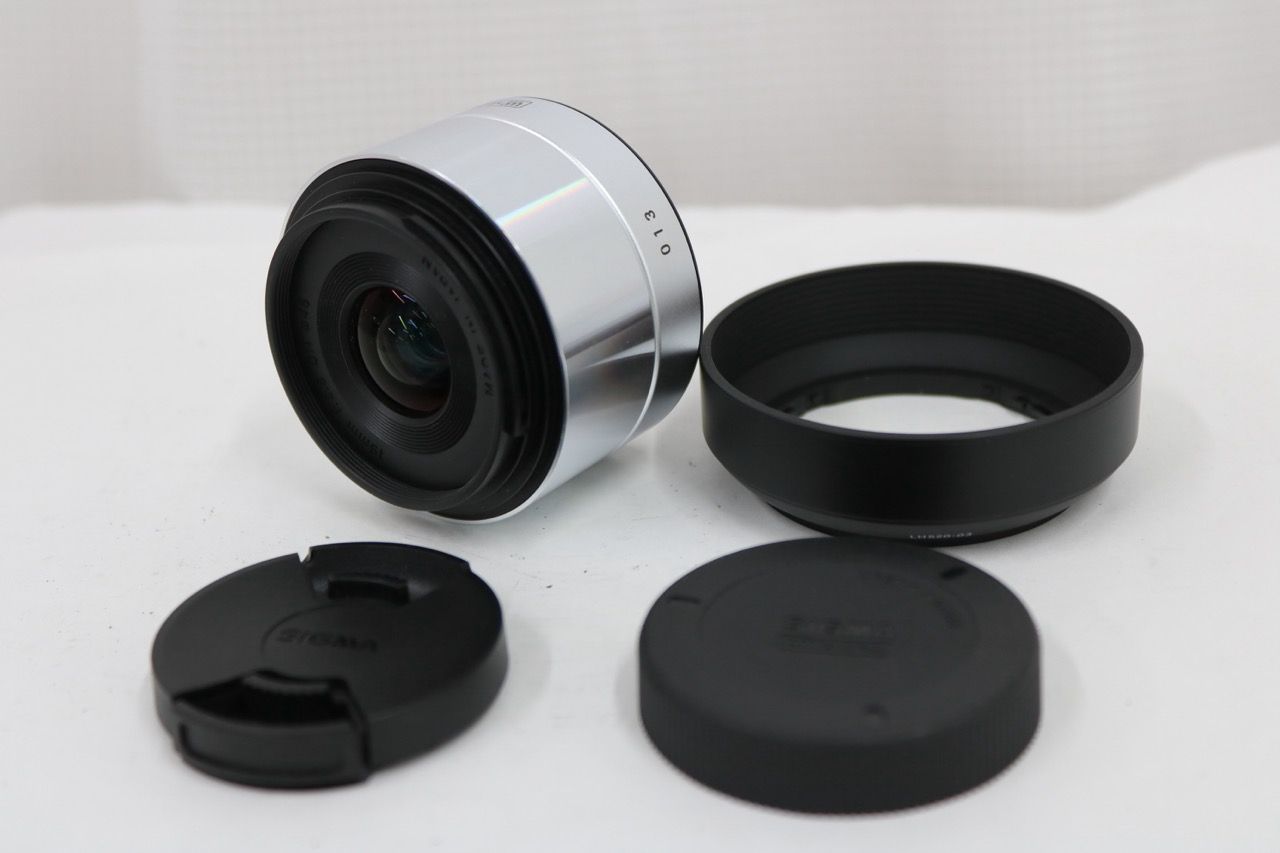 【返品保証】 シグマ Sigma 013 19mm F2.8 DN マイクロフォーサーズマウント 前後キャップ付き レンズ e13595