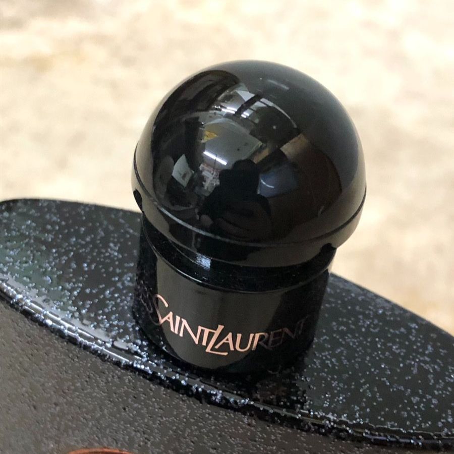 YVES SAINT LAURENT イヴサンローラン BLACK OPIUM ブラックオピウム