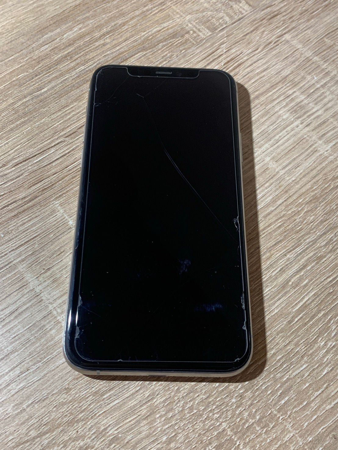 1347 iPhone 11 Pro 256GB シルバー ジャンク品【ネ】