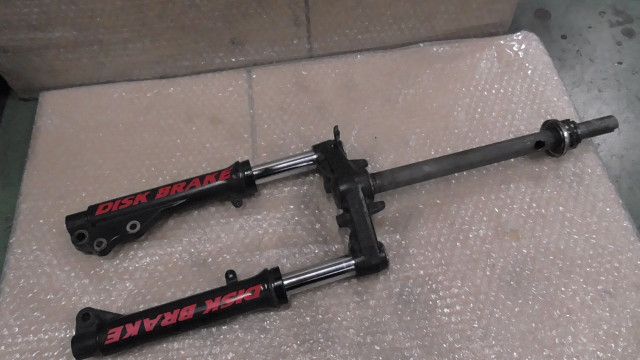 ジョグ100 RS　LPRSE17205A504xxx　の　フロントフォークセット:#1780546632