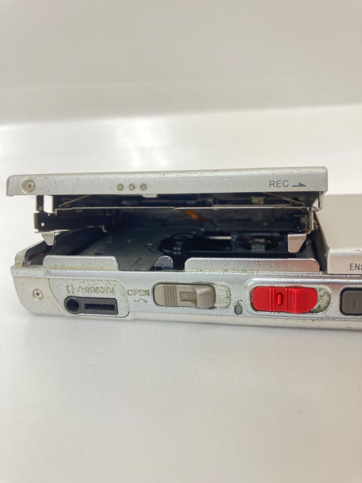 □ SONY ソニー MZ-R5ST ポータブルMDレコーダー - メルカリ