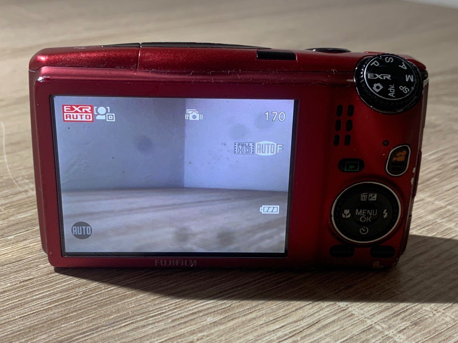 FUJIFILM FinePix F900EXR ジャンク 1354 FUJIFILM FINEPIX F900EXR レッド デジカメ ジャンク品【コ
