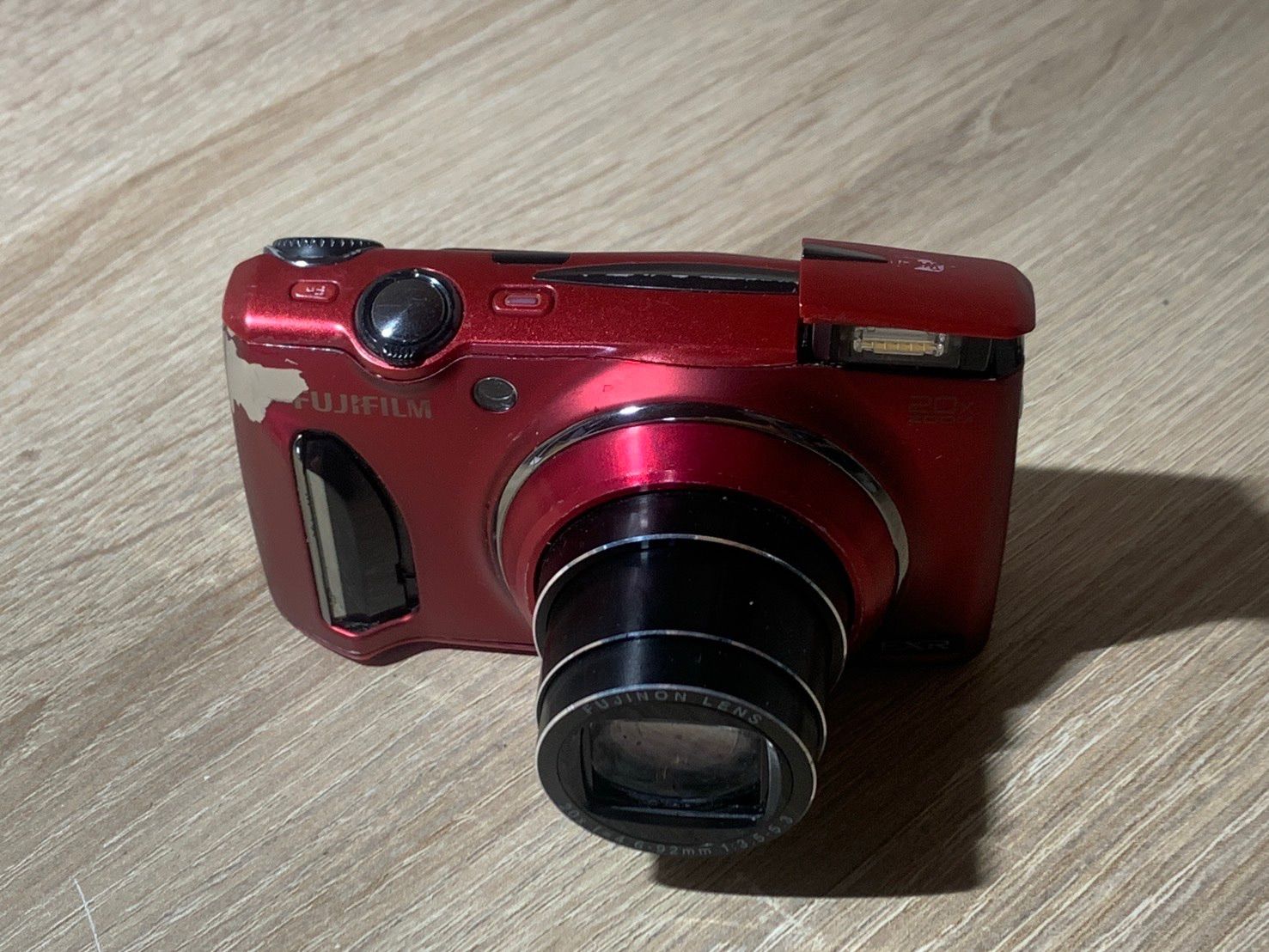 1354 FUJIFILM FINEPIX F900EXR レッド デジカメ ジャンク品【コ