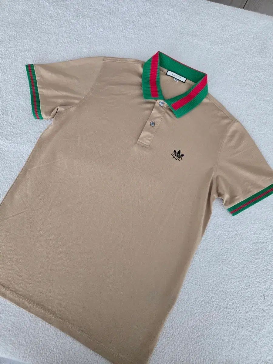 グッチ アディダス コラボ ポロTシャツ ベージュ
