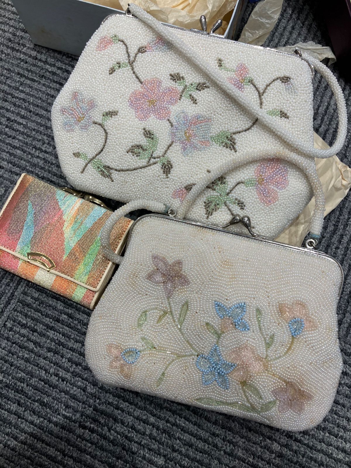ビーズハンドバッグ がま口 花柄刺繍和装3点まとめ売り - メルカリ