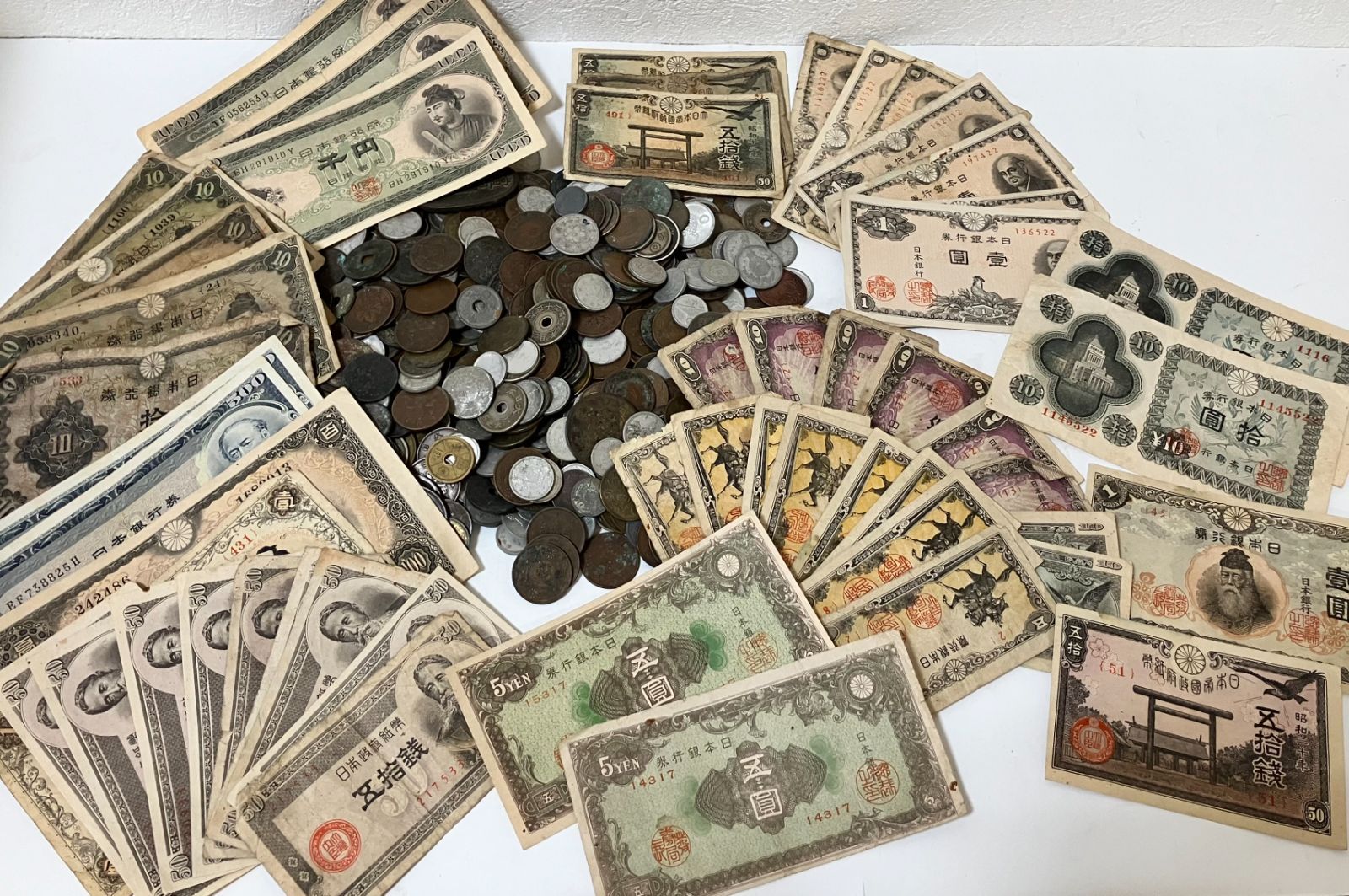 【32144】古銭　外国銭　外国銭まとめ　貨幣　紙幣　硬貨　海外 雑銭　世界　アジア　中国　日本　など　現状品　中古品　長期保管品