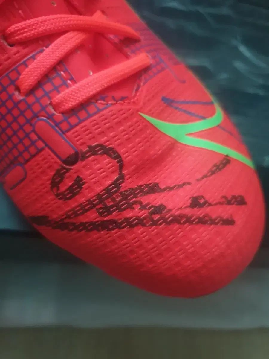 レバンドフスキ アイコンズ サイン入り NIKE マーキュリアル サッカーシューズ