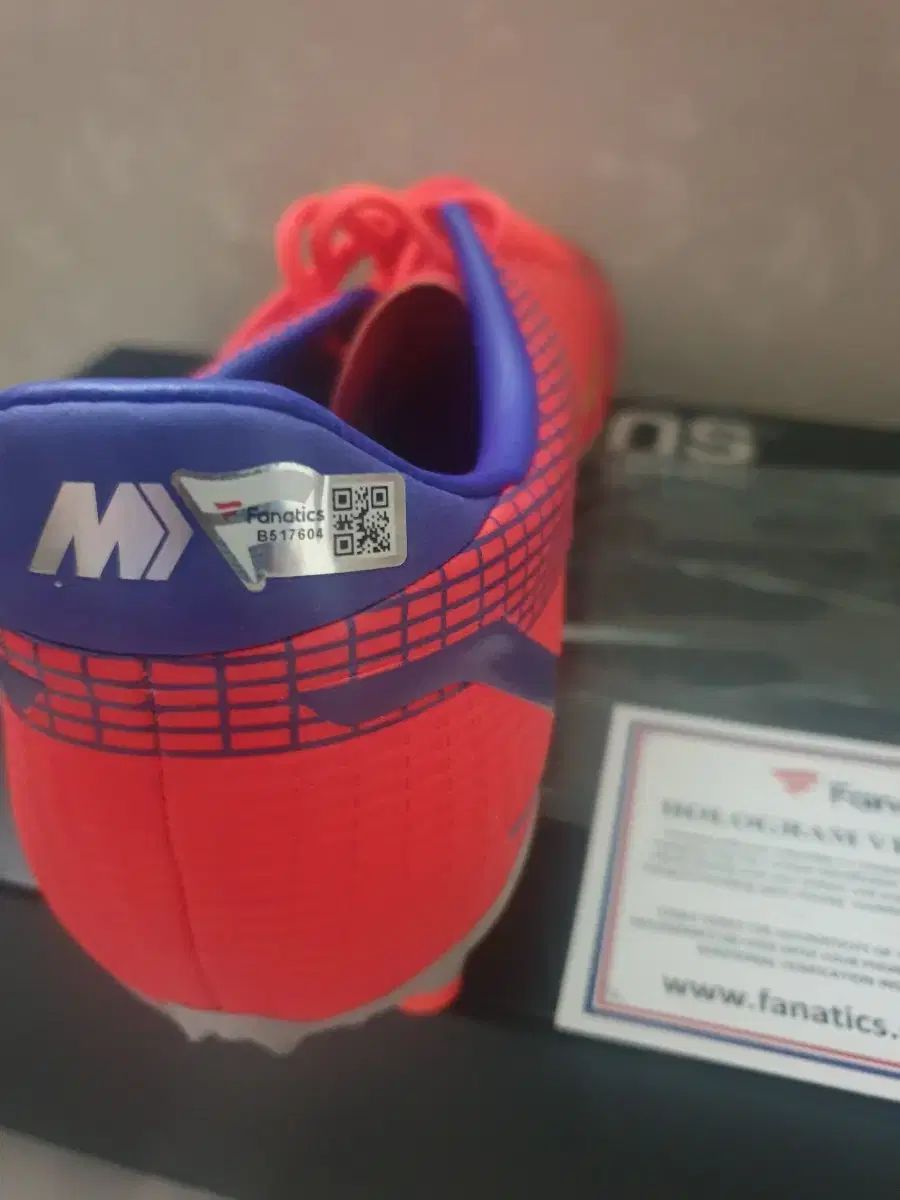 レバンドフスキ アイコンズ サイン入り NIKE マーキュリアル サッカーシューズ
