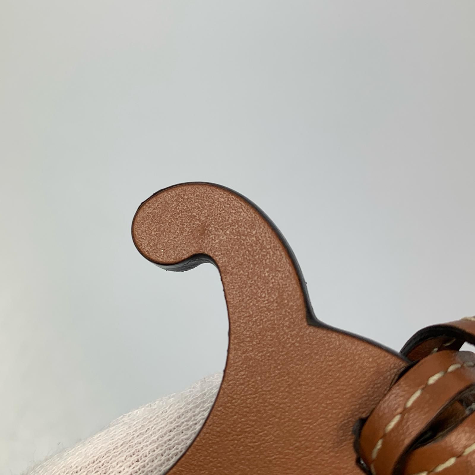 【姫路東店】 中古 CELINE | セリーヌ ストラップ トリオンフチャーム 49I473DSD.04LU カーフスキン 【135】