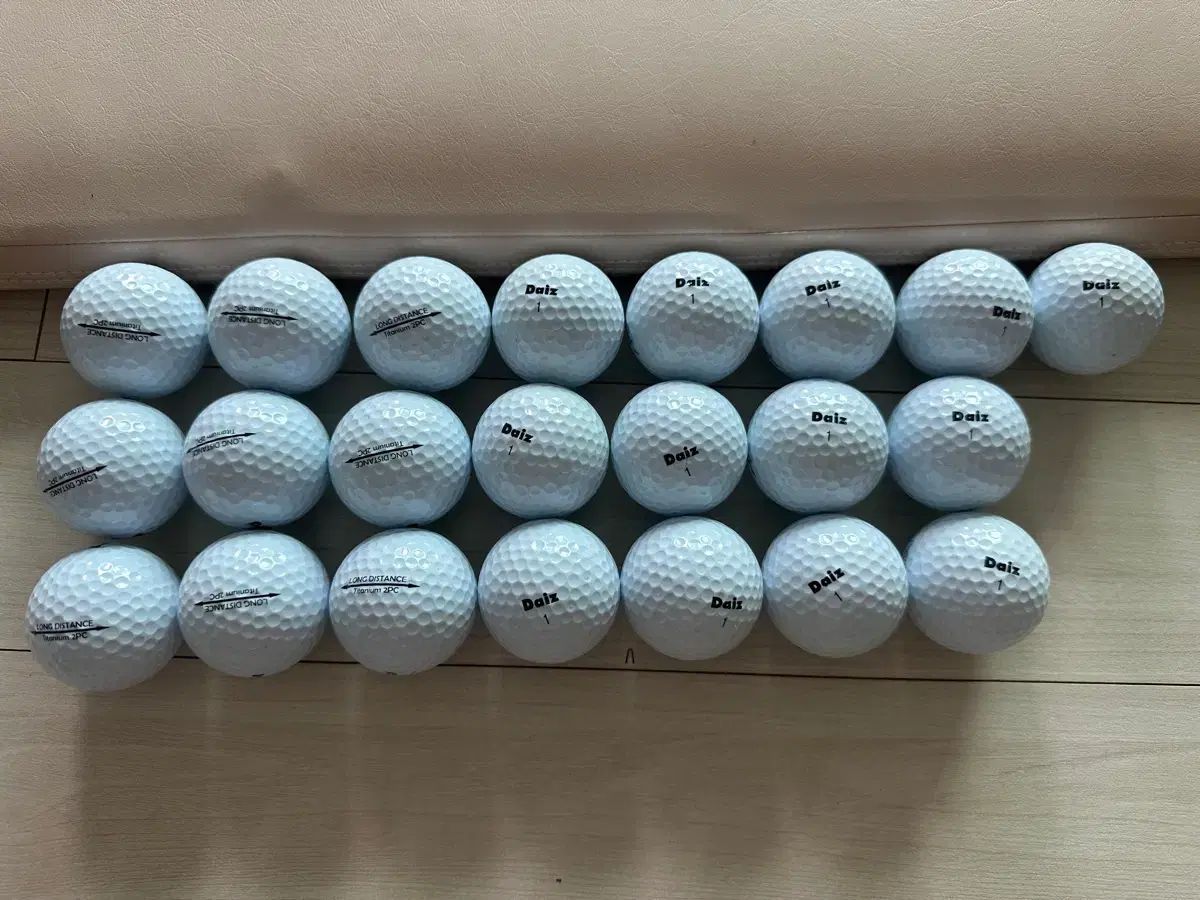 Titleist(タイトリスト) TaylorMade Golf(テーラーメイドゴルフ)等 ゴルフボール 出品