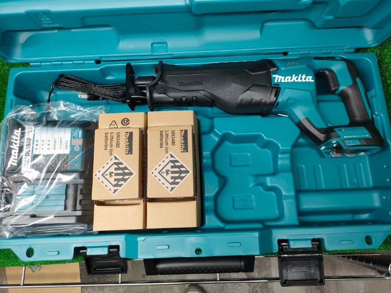 ◎マキタ JR187DRGX(JR187D) 充電式レシプロソー マキタ純正バッテリ2個(6.0Ah)、充電器、ケース付 未使用長期保管品です 37,050円