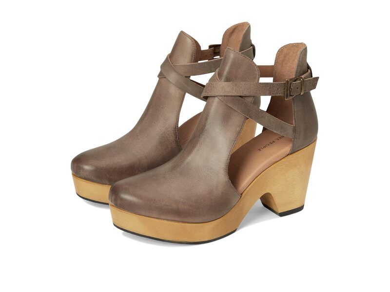 フリーピープル レディース シューズ サンダル レザー Free People Cedar Leather Clogs Chocolate チョコレート