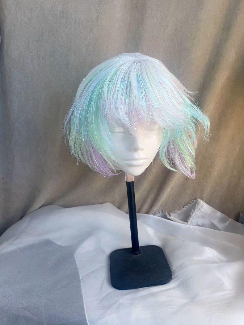 宝石の国 ダイヤモンド コスプレウィッグ 白髪ショート グラデーション カット済み セット済 風吹き造形