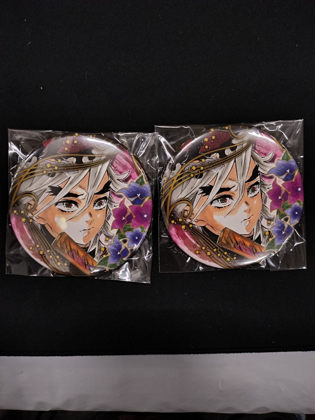 26060625 鬼滅の刃 童磨 缶バッジ 原作 - メルカリ