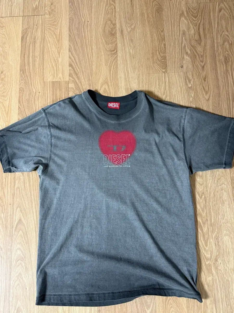 DIESEL Tシャツ M