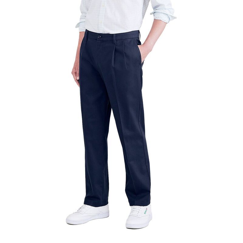 ドッカーズ メンズ ボトムス カジュアルパンツ プリーツ Mens Dockersignature Iron Free Stain Defender ClassicFit Khaki Pleated Pants Navy Blazer ネイビー