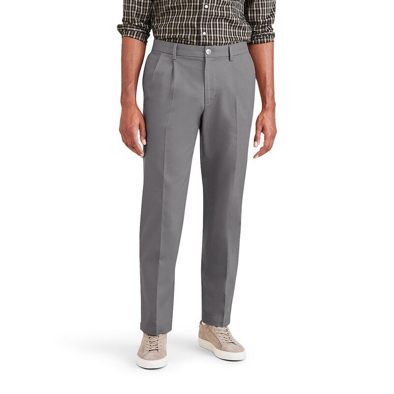 ドッカーズ メンズ ボトムス カジュアルパンツ プリーツ Mens Dockersignature Iron Free Stain Defender ClassicFit Khaki Pleated Pants Burma Grey グレー