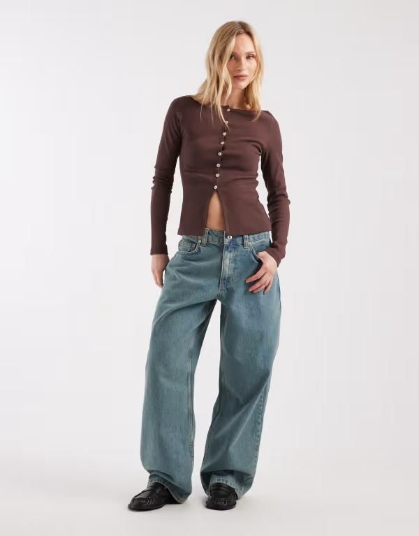 コルージョン レディース ボトムス デニムパンツ プチ ジーンズ Collusion Petite antifit jeans in dirty midirty Mid Blue ブルー