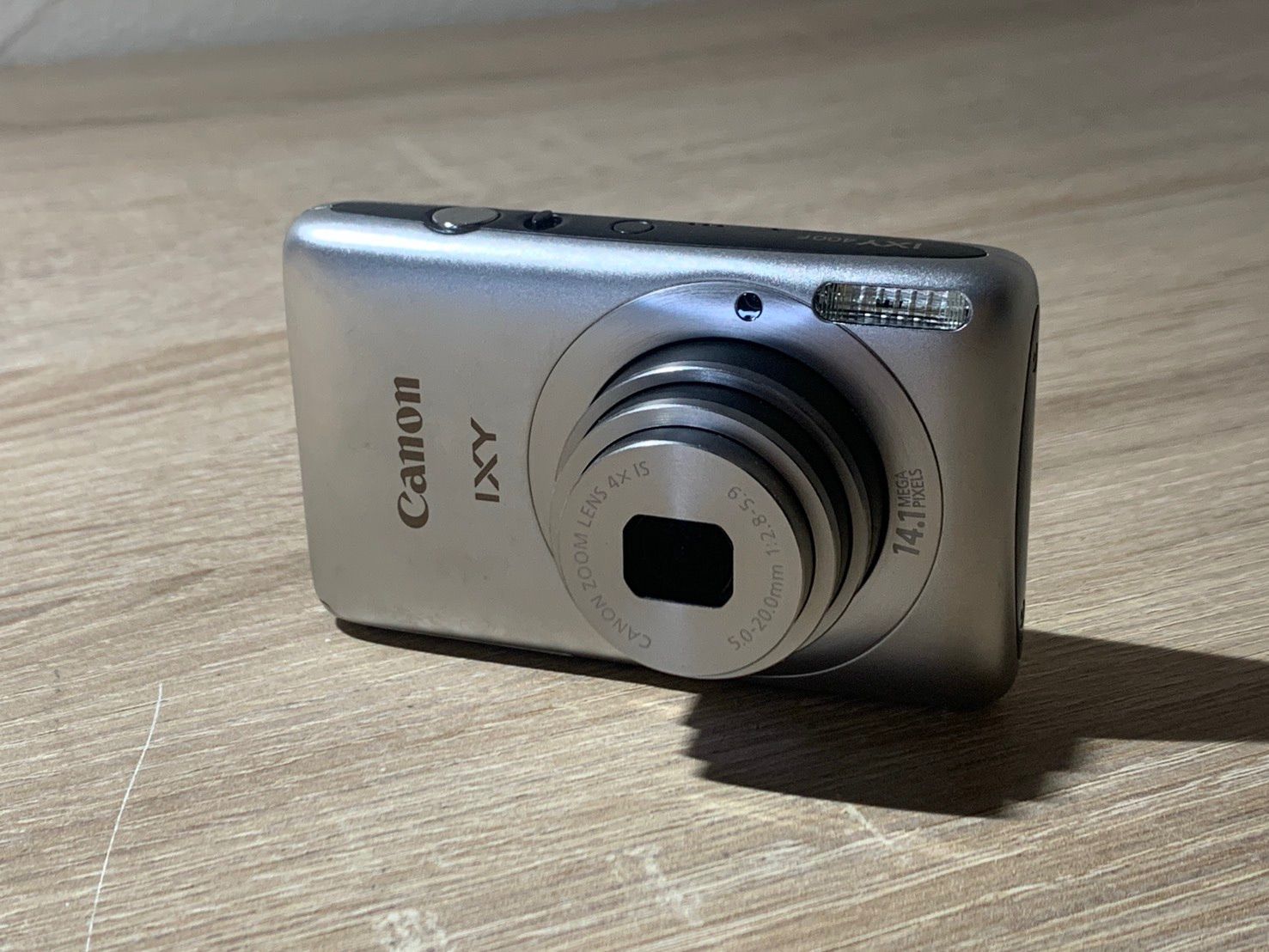 1380 Canon IXY 400F シルバー デジカメ 動作確認済み 美品【ネ