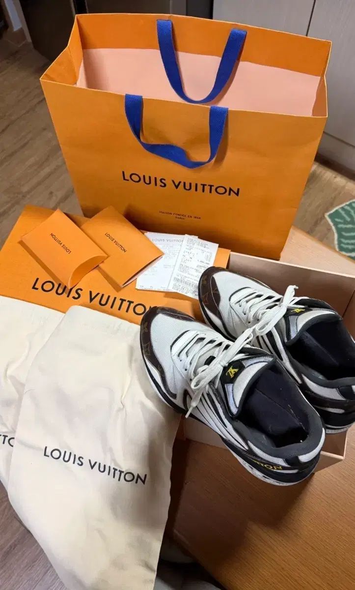 Louis Vuitton スニーカー 88,743円