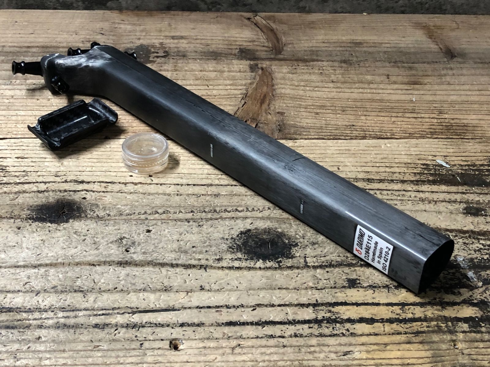 KE301 ダリモ DARIMO カーボンシートポスト 300mm SB13mm COLNAGO V4RS C68用