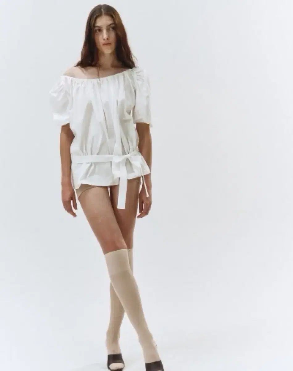 lea르에 オータム シャーリング Autum shirring puff blouse