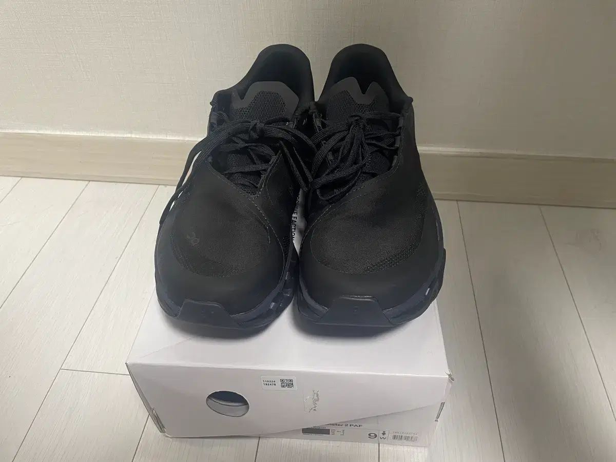 ポスト・アーカイブ・ファッション・オン・ラーニング・クラウド・モンスター・ブラック・マグネット・ウィメンズ 260