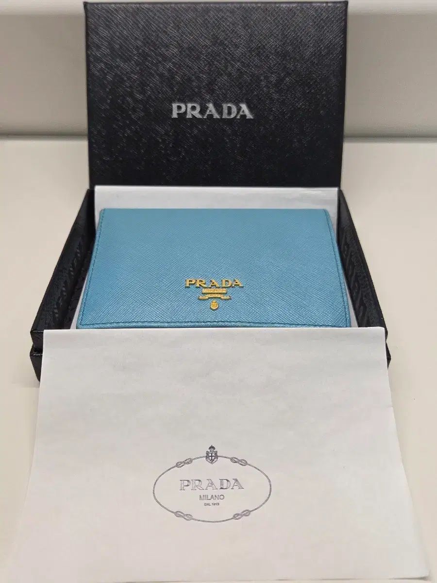 正規品 PRADA プラダ 二つ折り財布