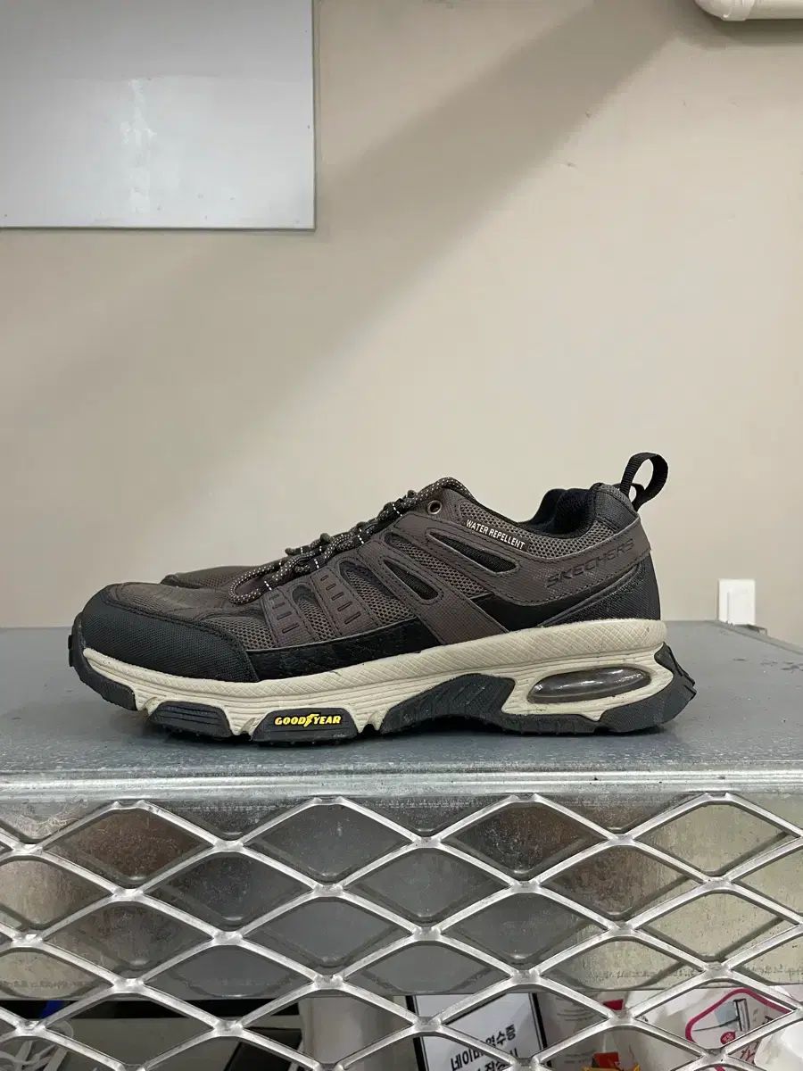 スケッチャーズ スケッチ エア グッドイヤー 280