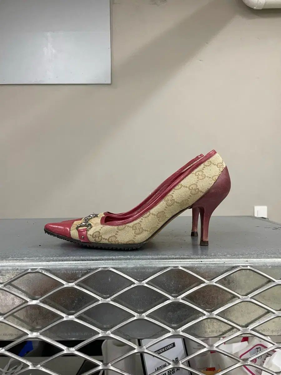 グッチ ホースビット パンプス Eu36