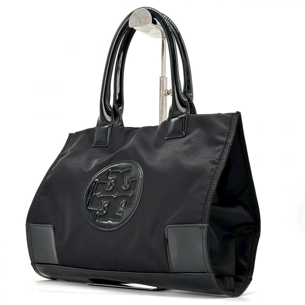 【軽やかに品を運ぶ】　TORY BURCH　トートバッグ ハンドバッグ エラ ナイロン エナメル A4収納可 ブラック