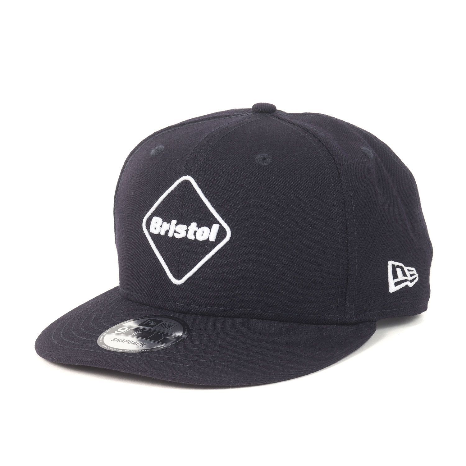 【新品】F.C.Real Bristol エフシーレアルブリストル キャップ ネイビー 紺 サイズ:FREE | NEW ERA エンブレムロゴ ベースボールキャップ (NEW ERA EMBLEM 9FIFTY) | ブランド 帽子 | コラボ 【メンズ】
