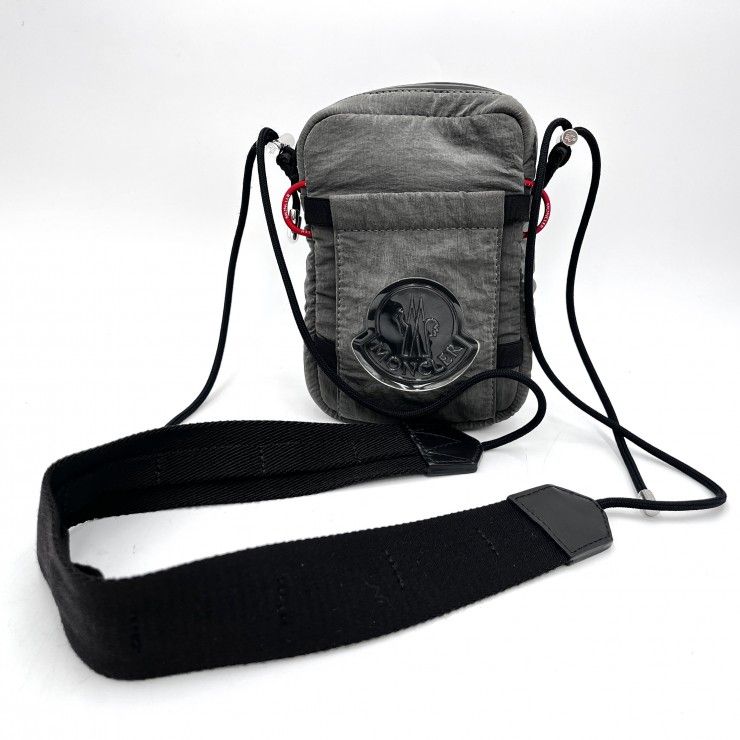 MONCLER（モンクレール）EXTREME PHONE CASE ミニショルダー