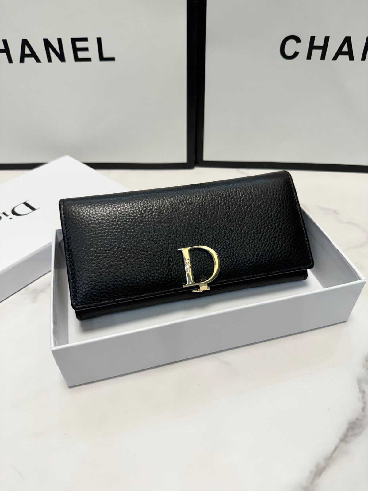 【今日特価】Dior レディースウォレット, ブラック, 高級レザー使用, 実用的でスタイリッシュなデザイン！[本日特価|新品未使用品]