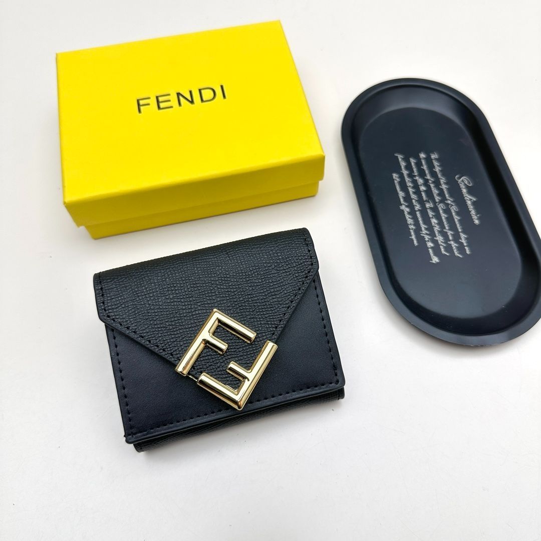 【今日特価】Fendi 8352 ミニウォレット, ブラック/ダークブラウン/エレファントグレー/ブラウン, 高級レザー使用, コンパクトで実用的なデザイン！[本日特価|新品未使用品]