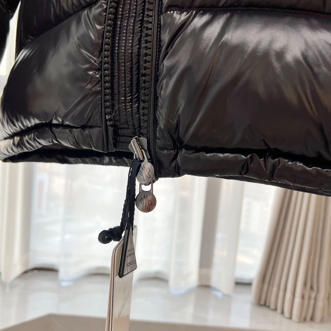 MONCLER モンクレール ダウンジャケット ブラック｜本日限定特価｜新品未使用