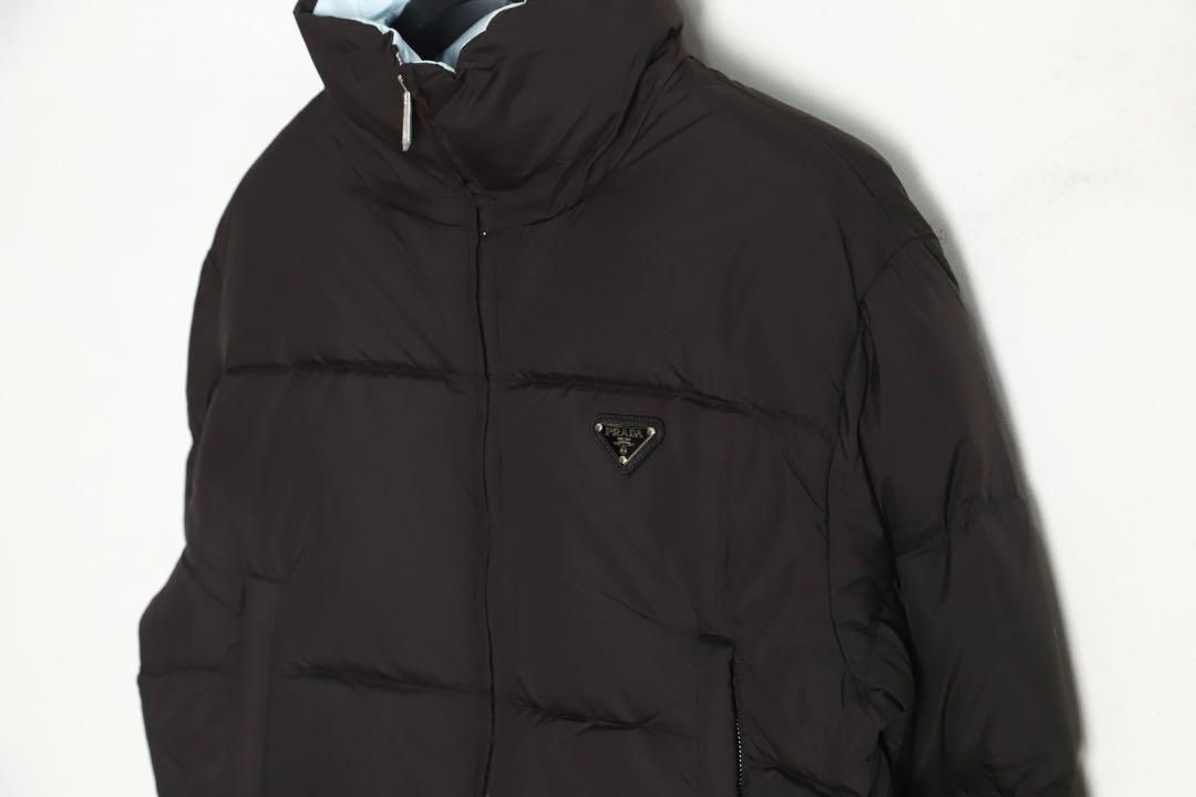 PRADA ダウンジャケット クロップド丈 黒｜本日限定特価｜新品未使用