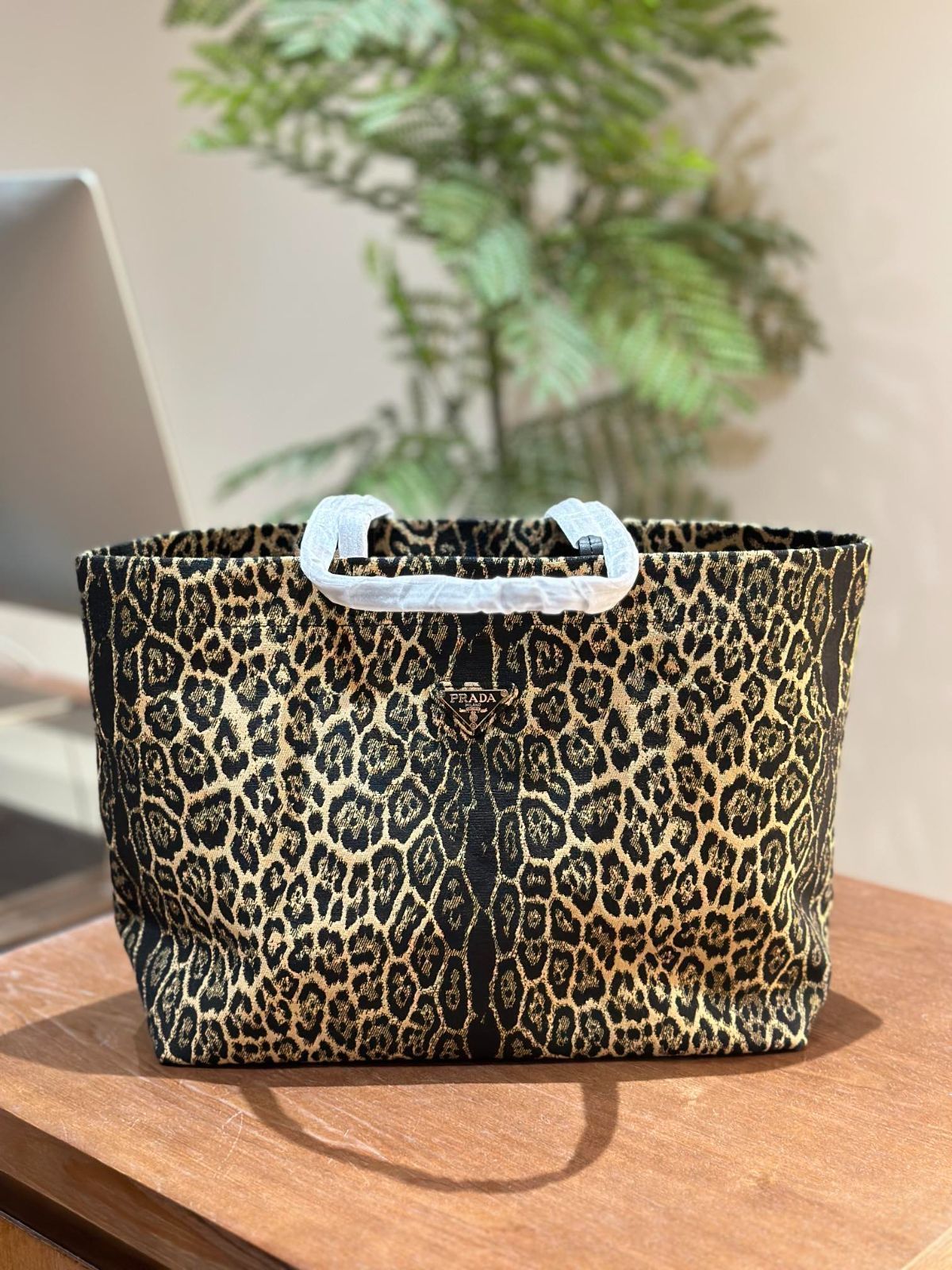 【今日特価】Leopard Print 豹紋 ショッピングバッグ！国内送料無料！限定在庫セール価格です！