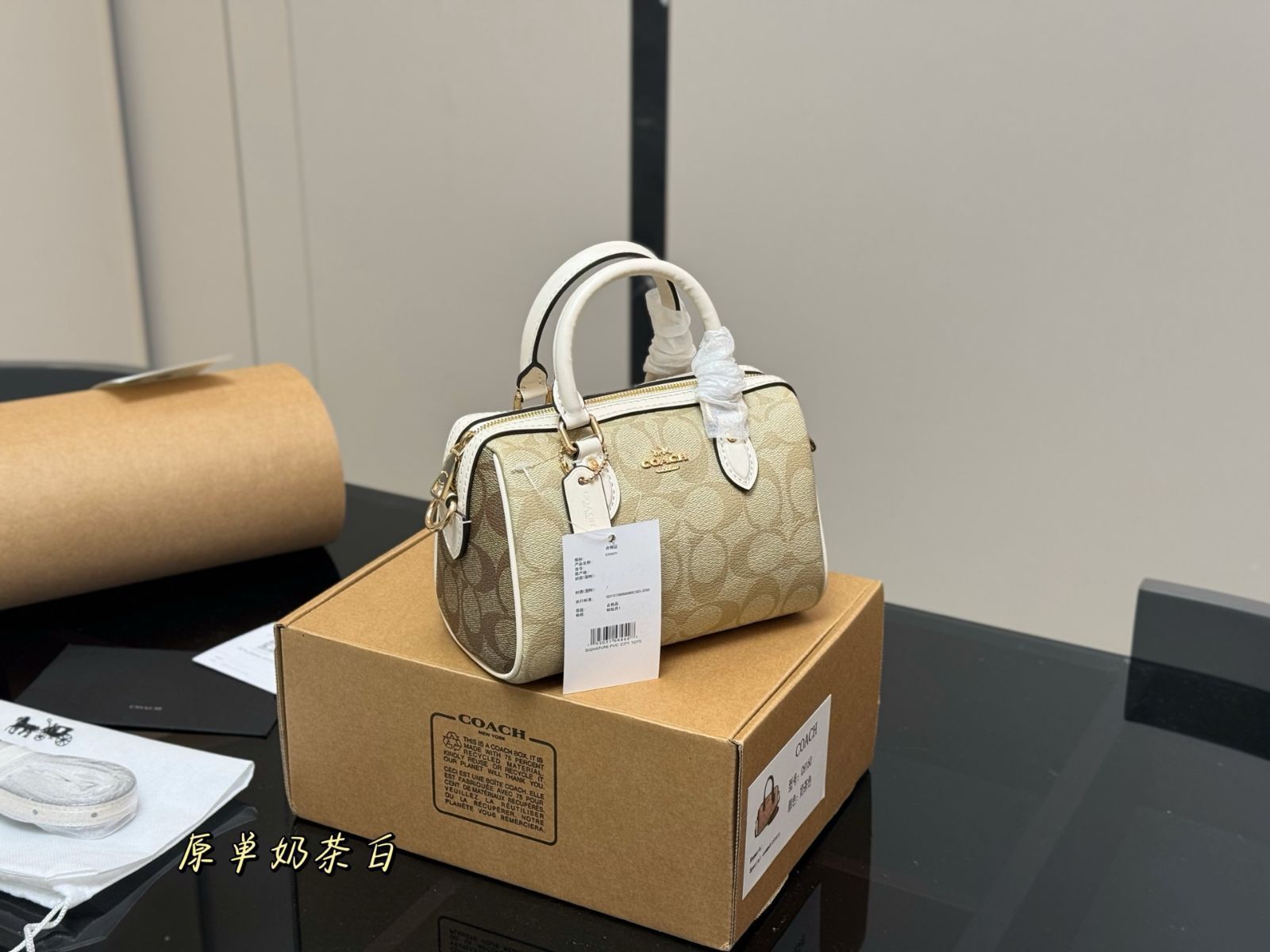 【今日特価】COACH Mini Pillow Bag クーチ ミニ ピローバッグ