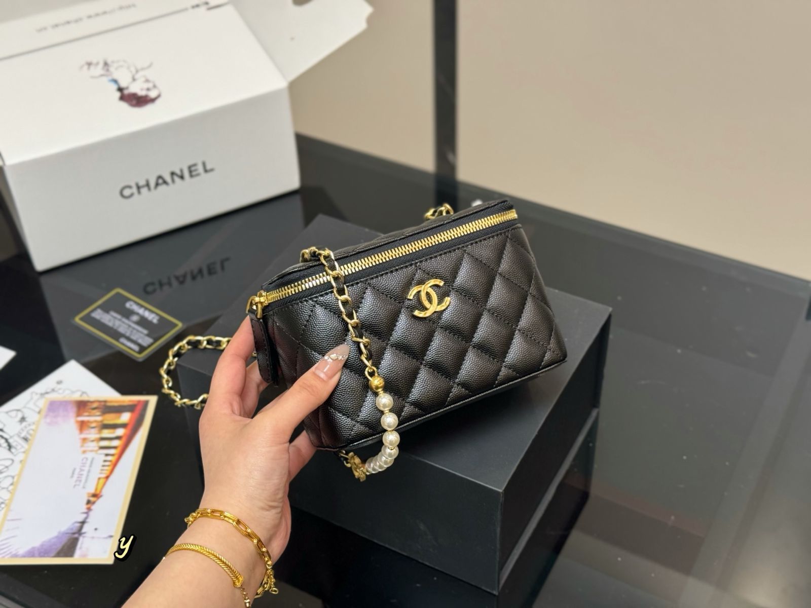 【今日特価】Chanel ハンドル化粧ケース（17.11cm）?スタイリッシュ＆実用?