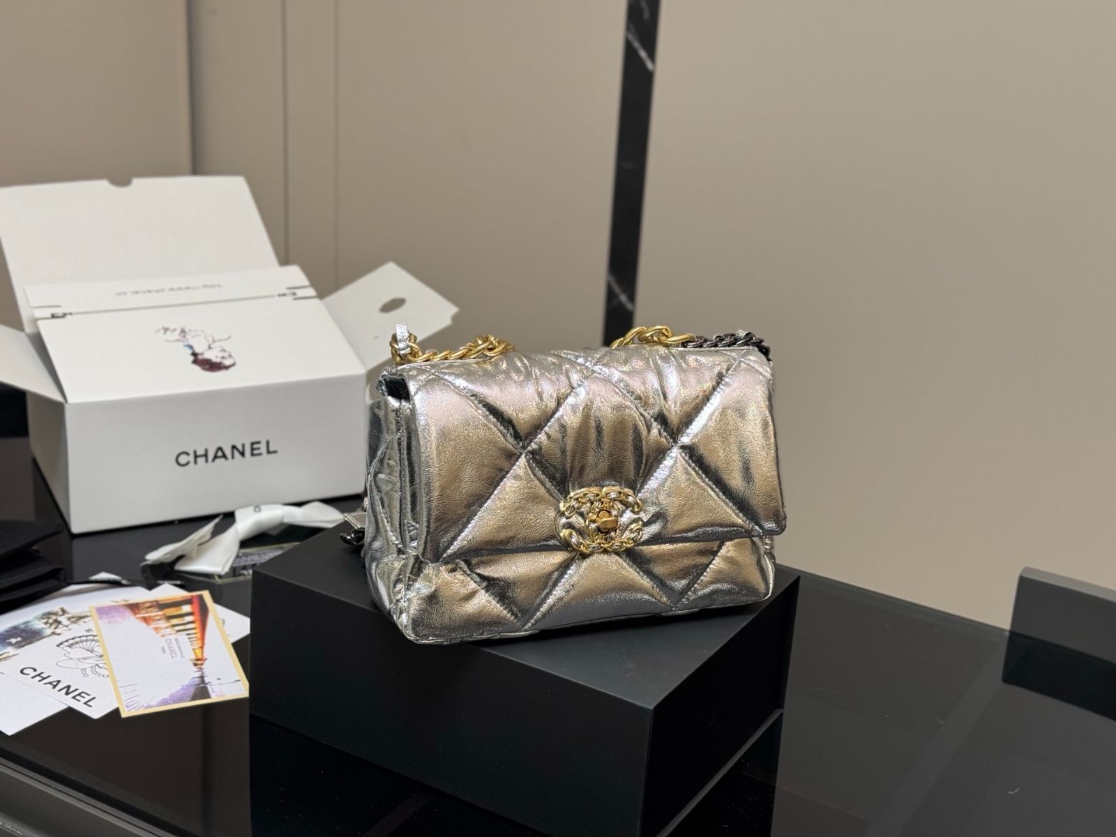 【今日特価】Chanel 19bag - シャネル 19 バッグ