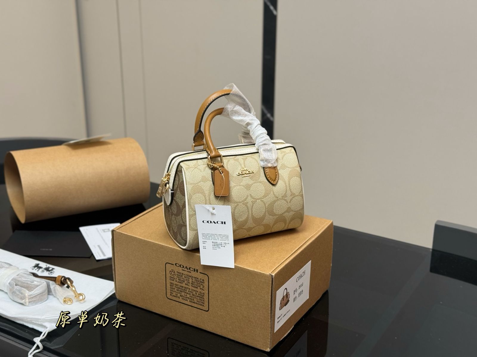 【今日特価】COACH Mini Pillow Bag クーチ ミニ ピローバッグ