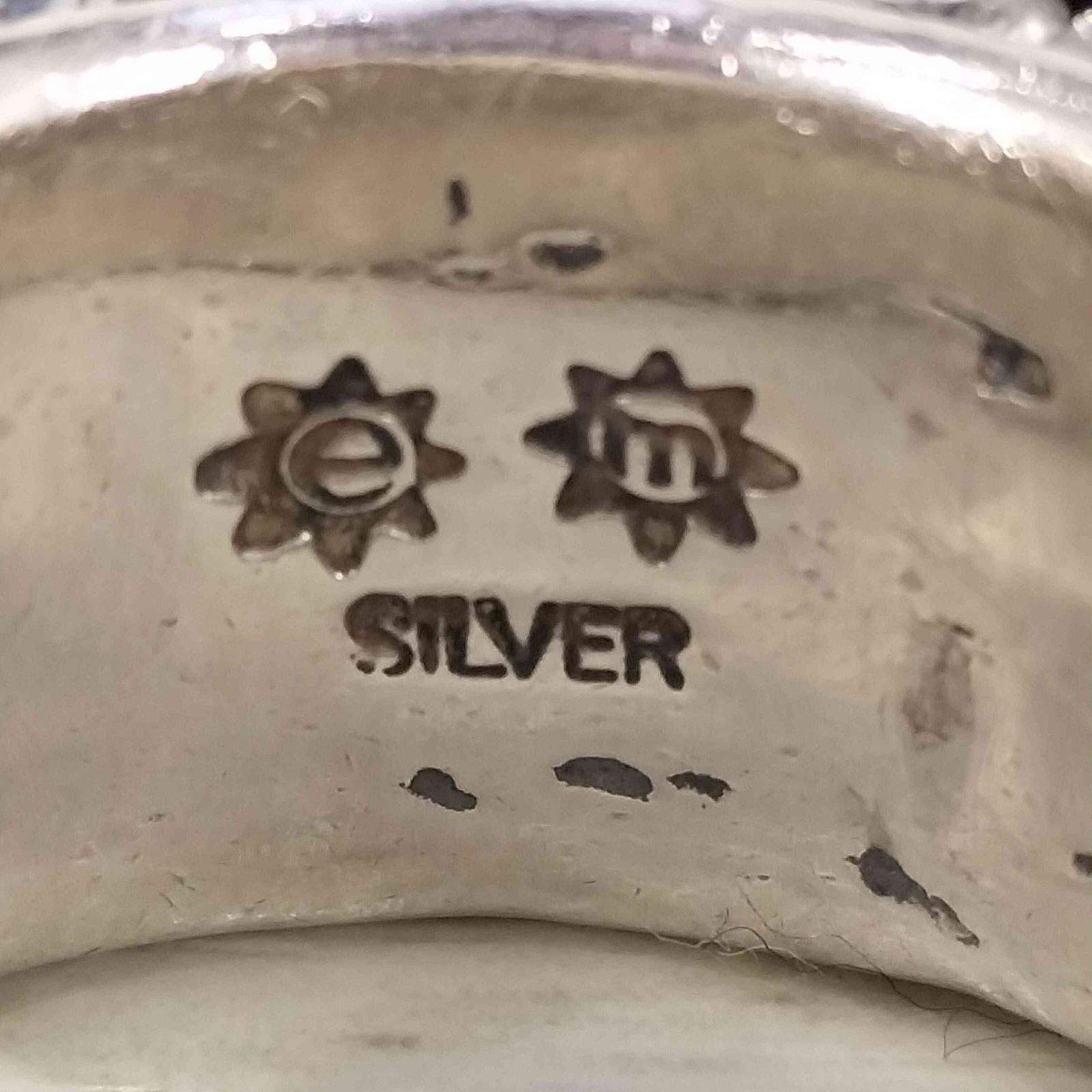 イーエム e.m. SILVER刻印 サイドジルコニア埋め込みリング レディース 13号 イーエム e.m. SILVER刻印 サイドジルコニア埋め込みリング レディース 13号