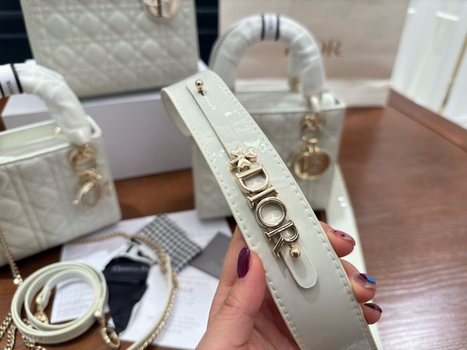 Dior ラッカー レディー ディオール バッグ