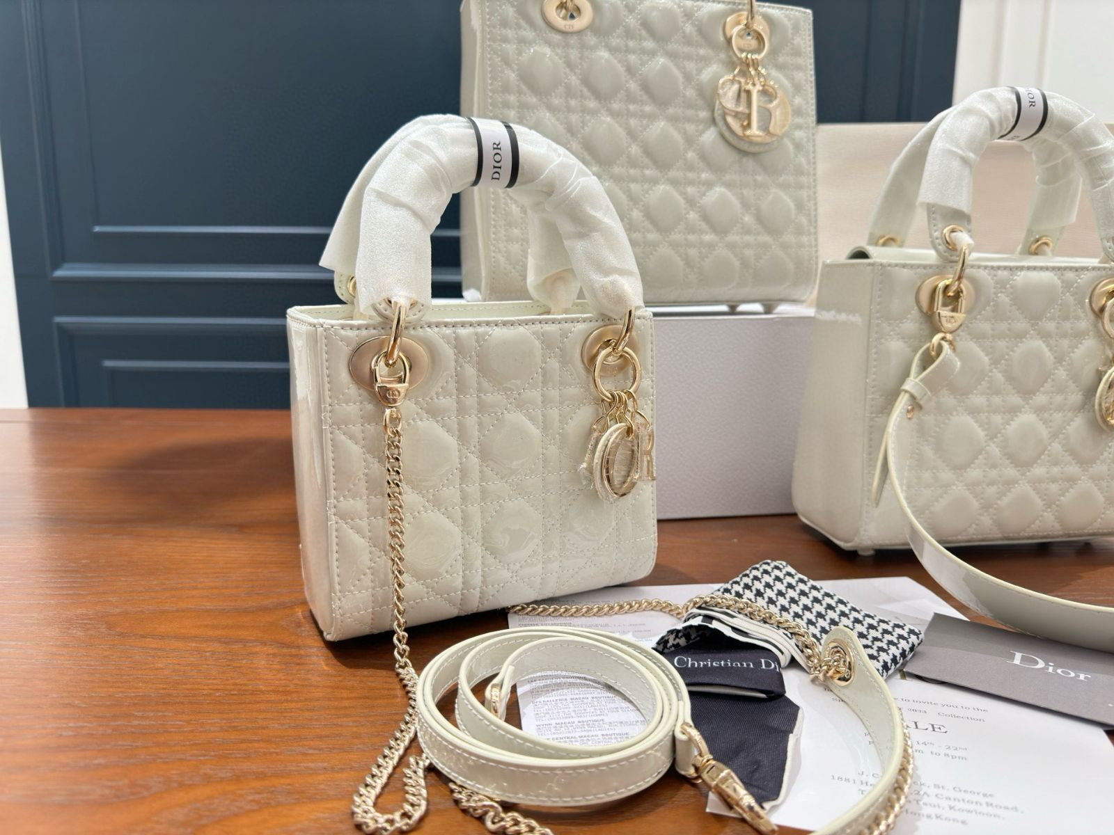 Dior ラッカー レディー ディオール バッグ