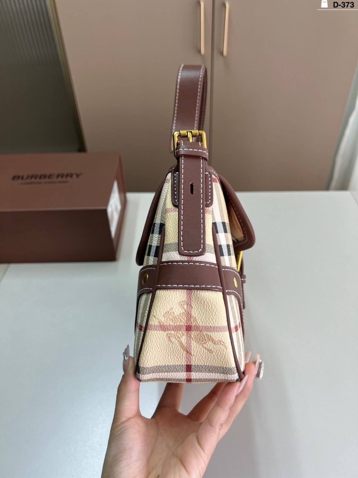 Burberry ショルダーバッグとアンダーアーバッグ